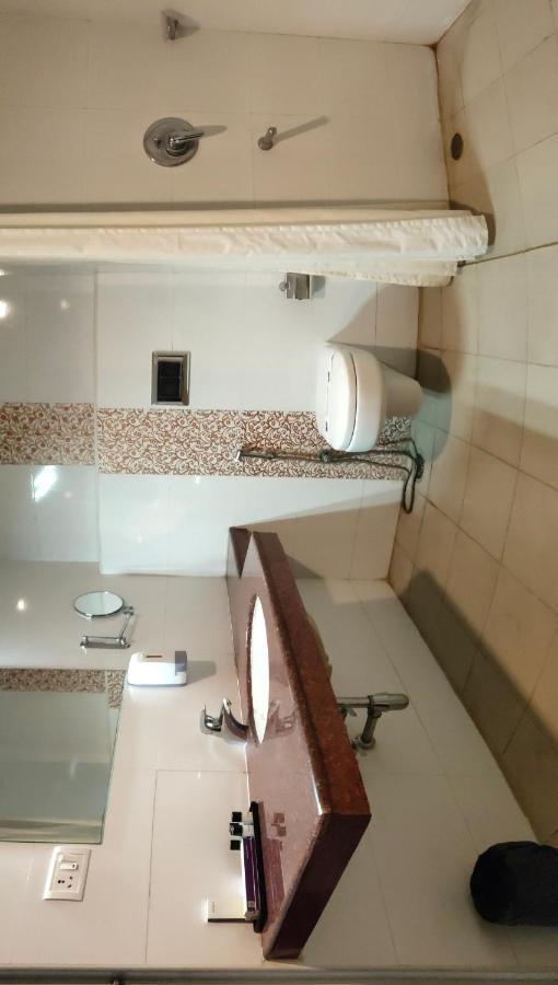 Hotel Saptagiri Haïdarabad Extérieur photo