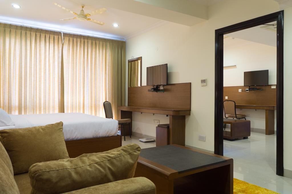 Hotel Saptagiri Haïdarabad Extérieur photo