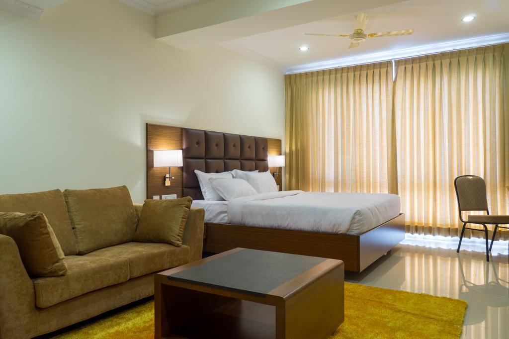 Hotel Saptagiri Haïdarabad Extérieur photo
