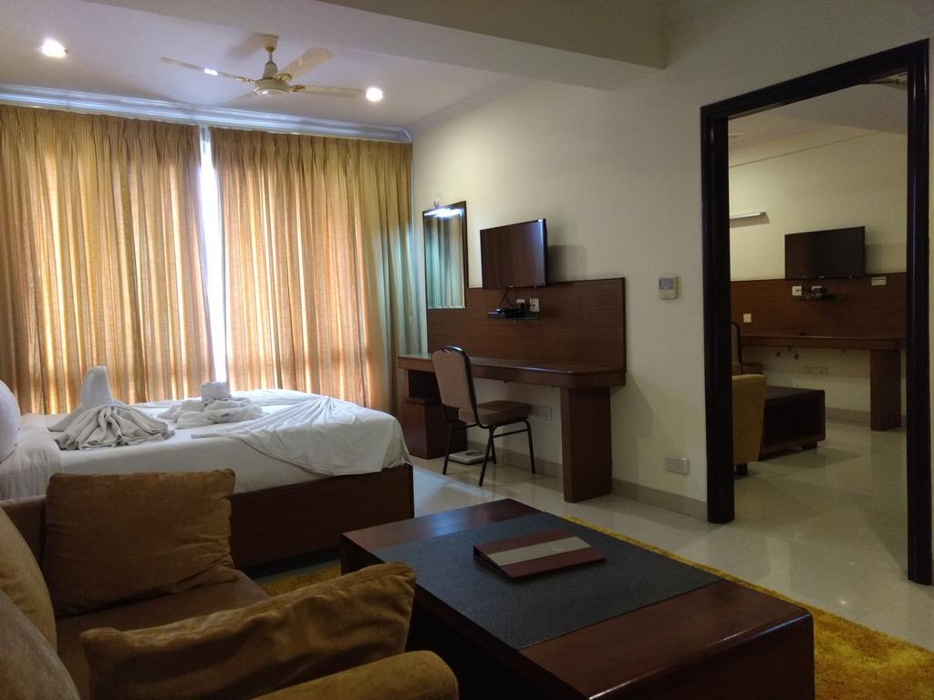 Hotel Saptagiri Haïdarabad Extérieur photo
